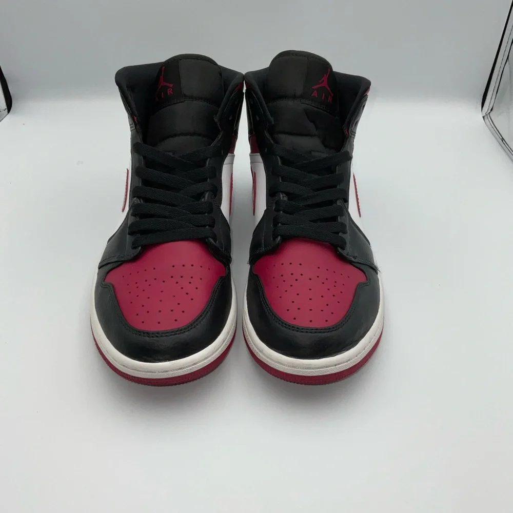 Nike Air Jordan 1 Mid‎ Men's Bred Toe Red/White/Black Size 9.5 SLIGHT HEEL DRAG